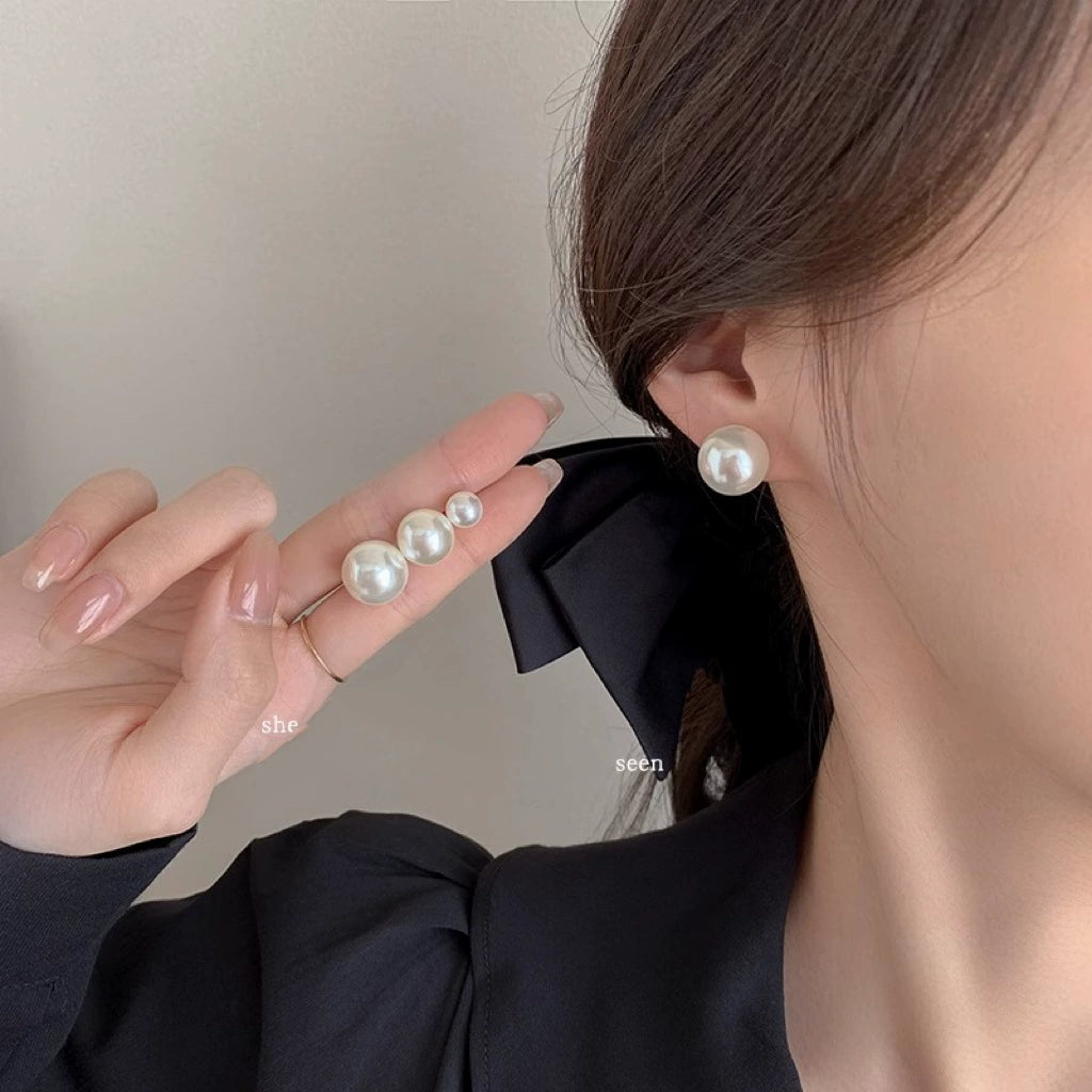 Luminous Pearl Stud Earrings Effortless Elegance for Every Day