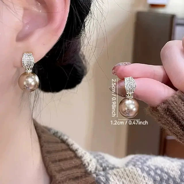 Luxe Pearl Drop Earrings Soft elegance for everyday outfits, date nights, and special moments.